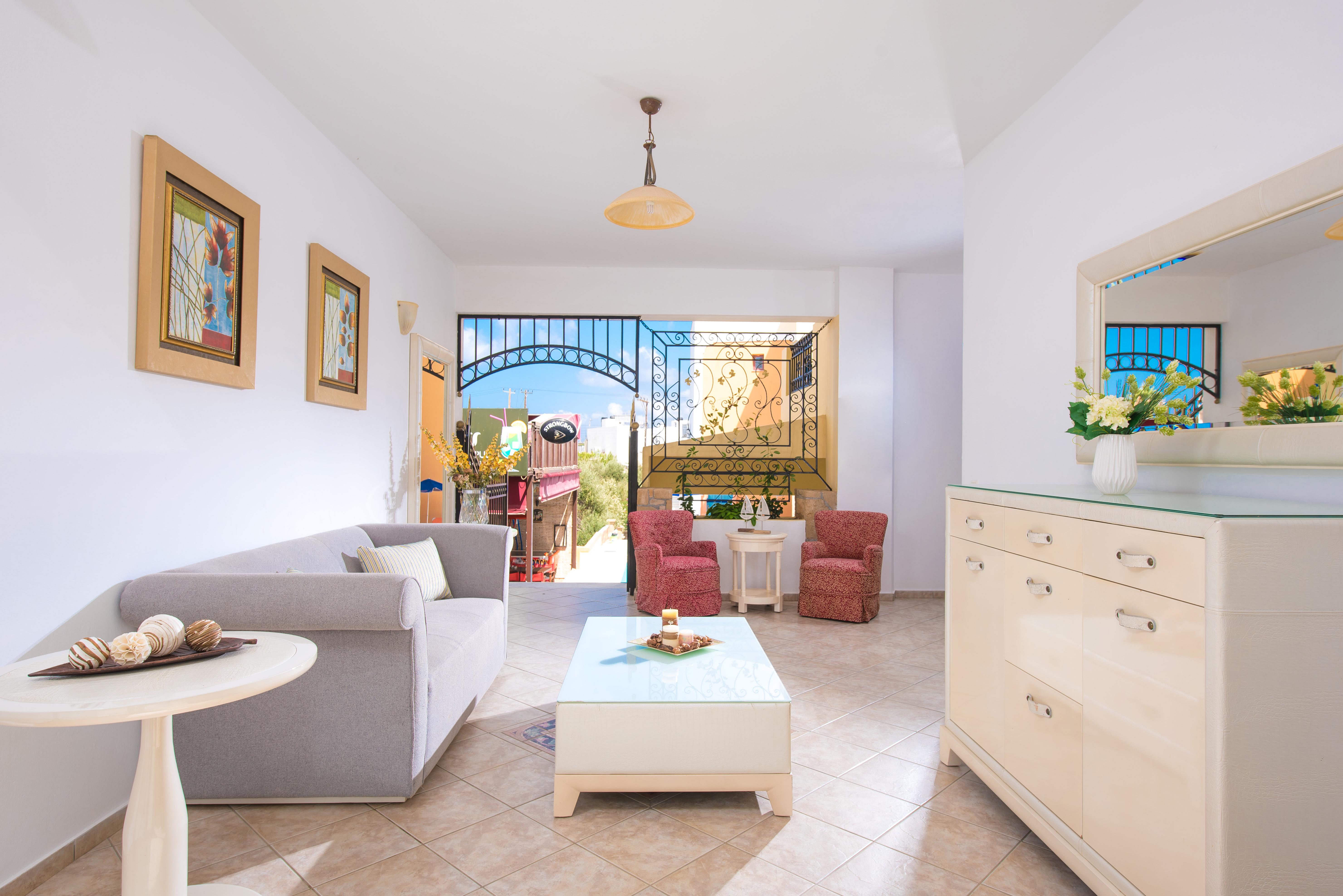 Irida Apartments By Estia Малиа Экстерьер фото