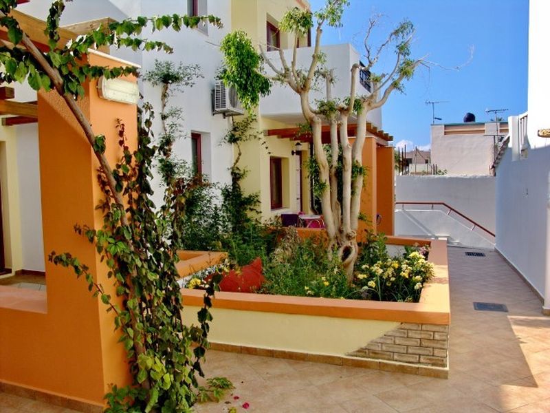 Irida Apartments By Estia Малиа Экстерьер фото